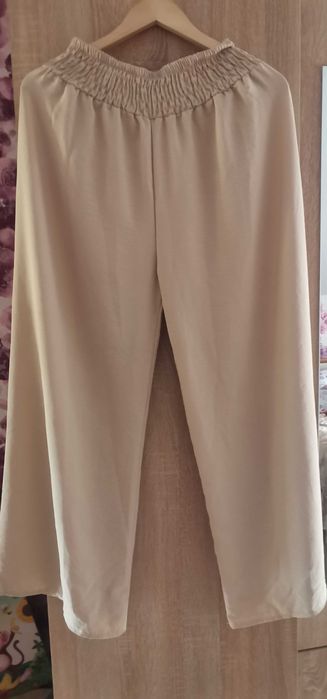 Костюм ХЛ-2ХХЛ, лек, летен, бежов. Нов.