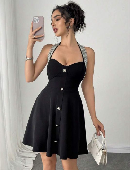 Елегантна черна рокля