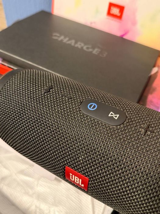 Колонка JBL Charge ( новая )