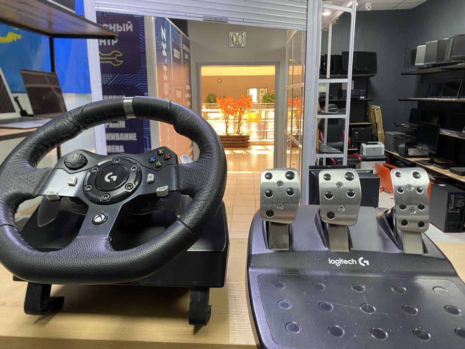 Игровой руль и педали Logitech g920 Driving Force