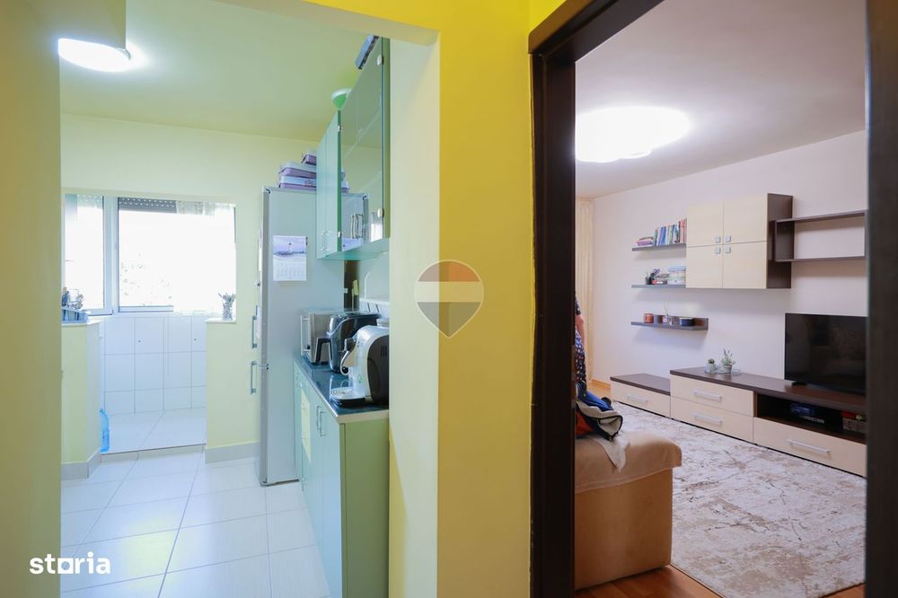 De vânzare apartament cu 3 camere , pe Strada Sovata - Oradea