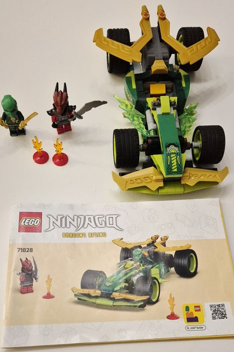 LEGO Ninjago - Masina de curse pull-back a lui Lloyd (71828)