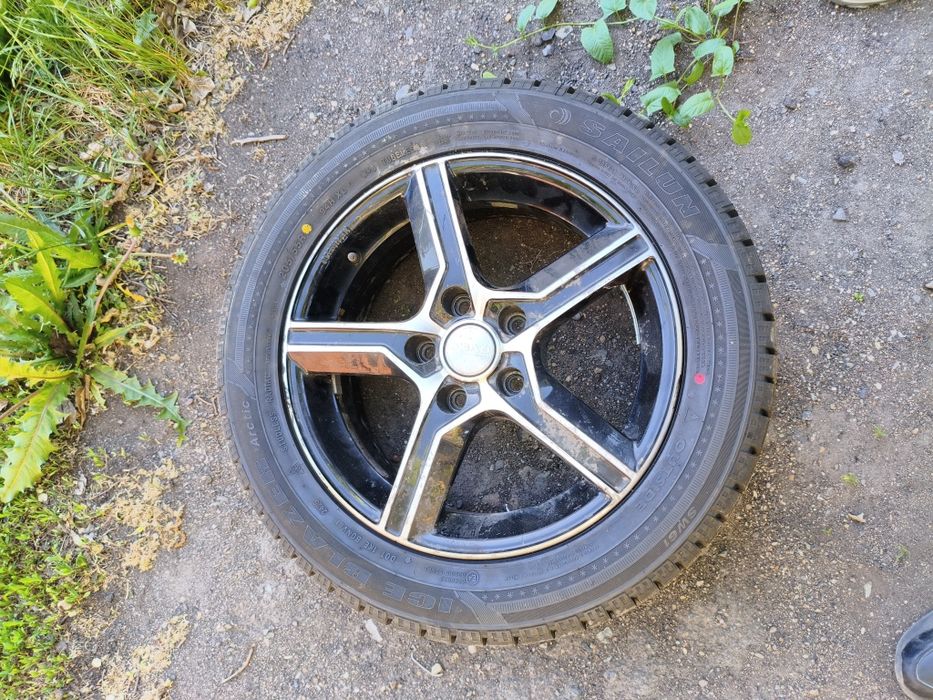 Продам всесезонные шины с дисками R16