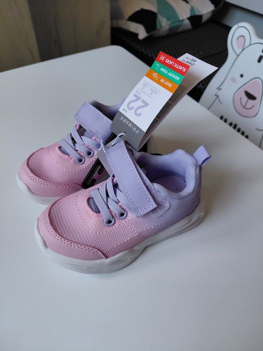 Adidasi NOI cu arici, cu etichetă pentru fete masura 22, Primark