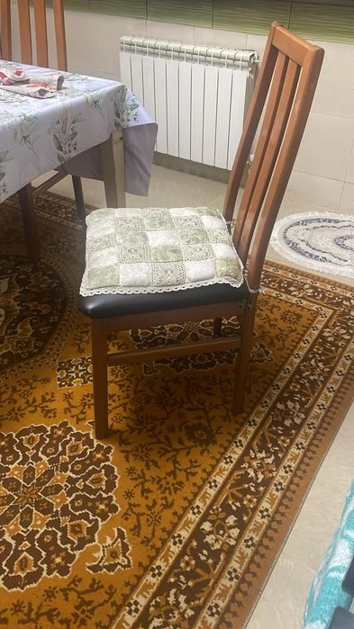 Коричневые стулья 4х