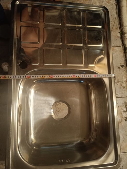 Продам кухонную мойку.