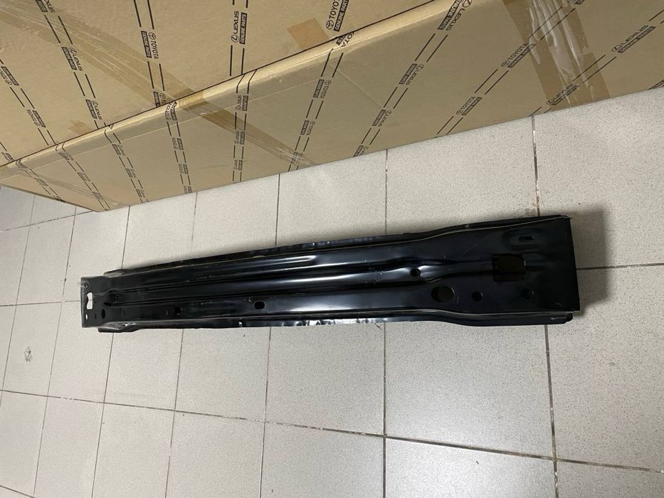 Усилитель переднего бампера на Камри 70/75