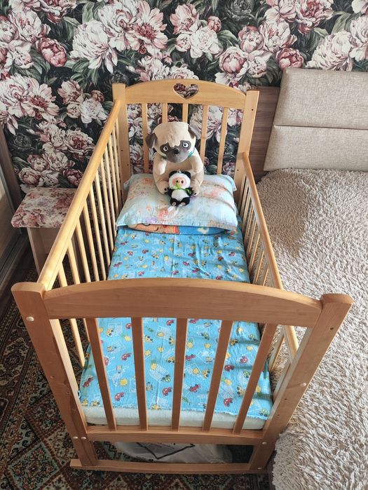 Продам детскую кроватку