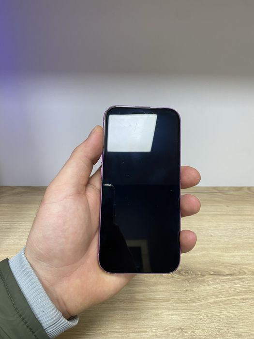 iPhone 16 Roz impecabil