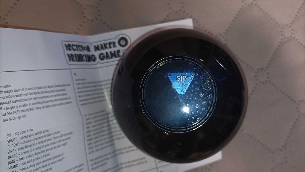 Забавни парти игри: бира понг, магическа топка, шот рулетка (fun drinking games: beer pong, 8-ball, shot roulette) възможност за отделно закупуване