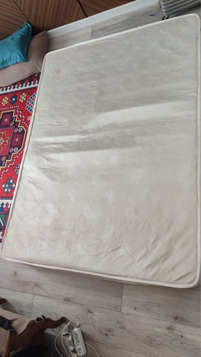 Матрац для спальной кровати