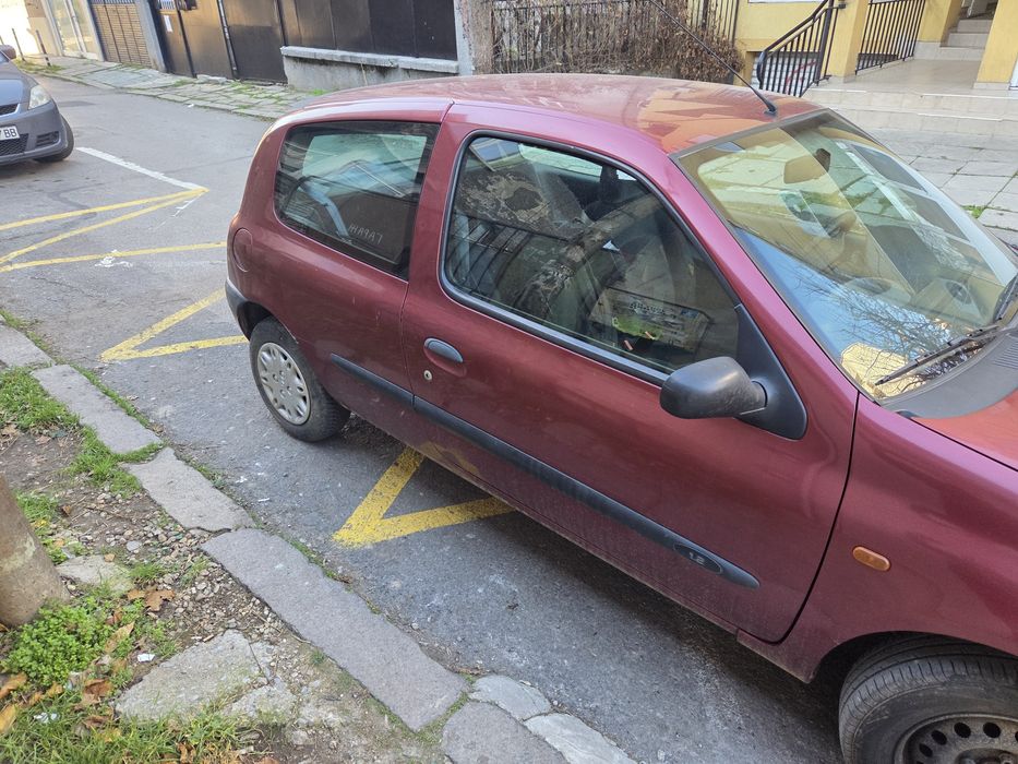 1.2 Рено Клио II - 99г.