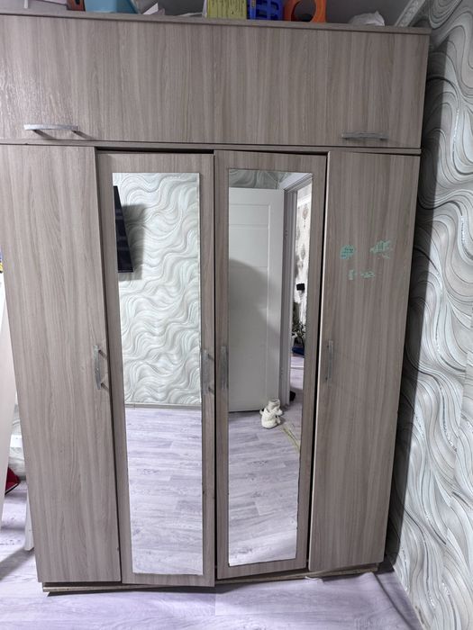 Продам срочно шкаф