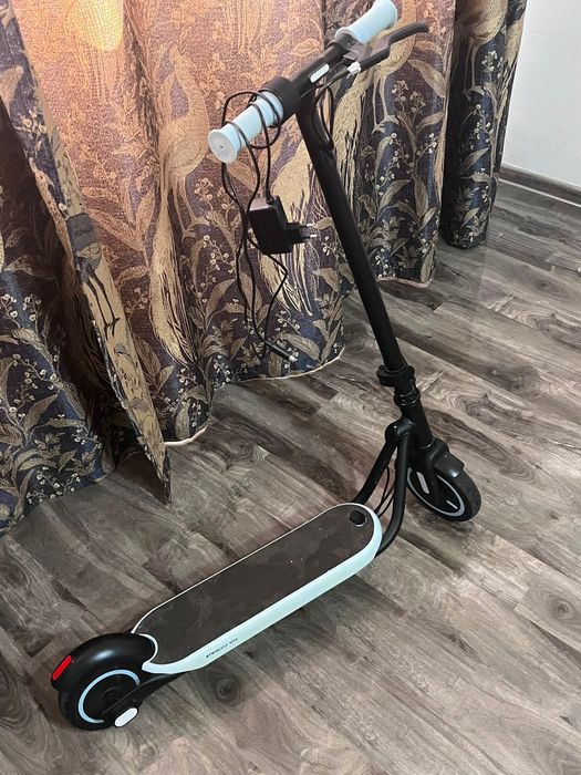 Vând trotinetă electrică pentru copii în stare foarte bună de funcționare