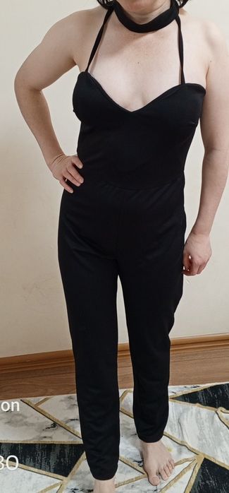 Ayollar un kombinzon