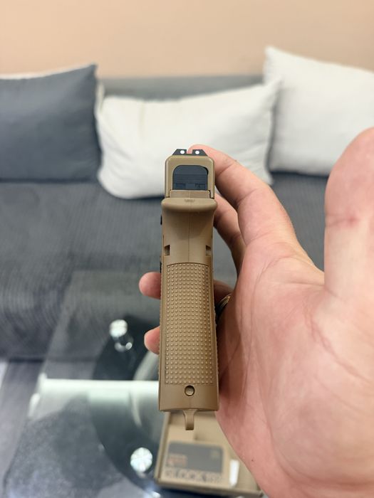 Еърсофт Пистолет Glock 19X coyote GBB