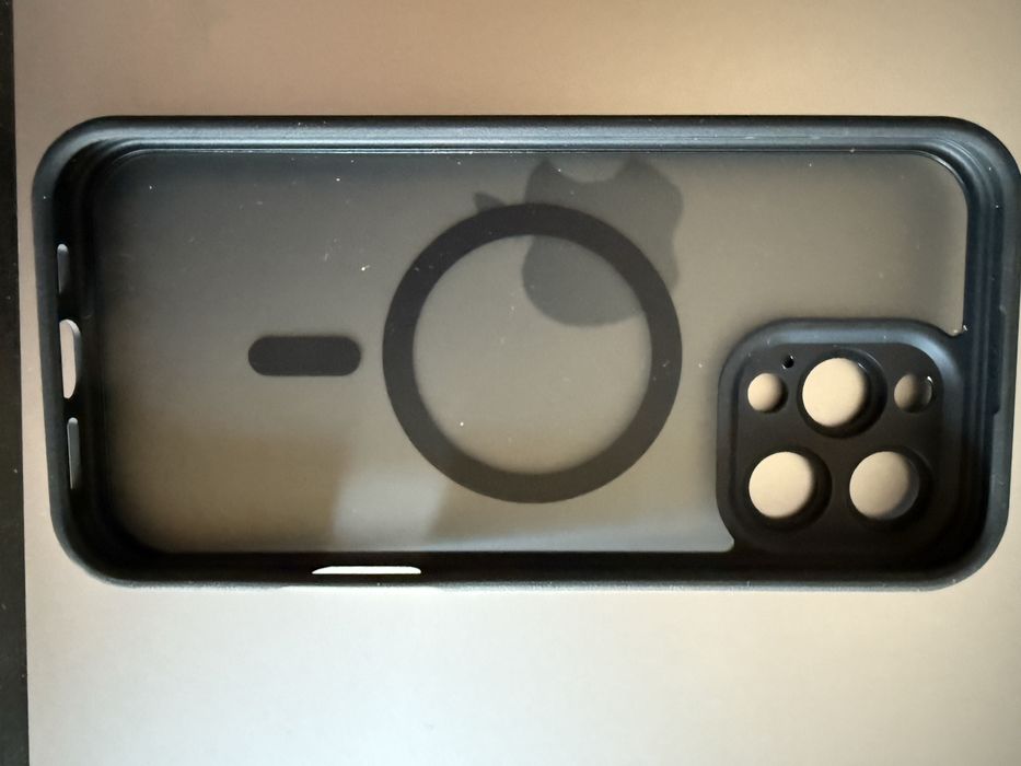 Кейс и протектор за Iphone 16pro max