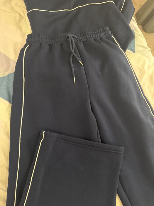 Женский спортивный костюм