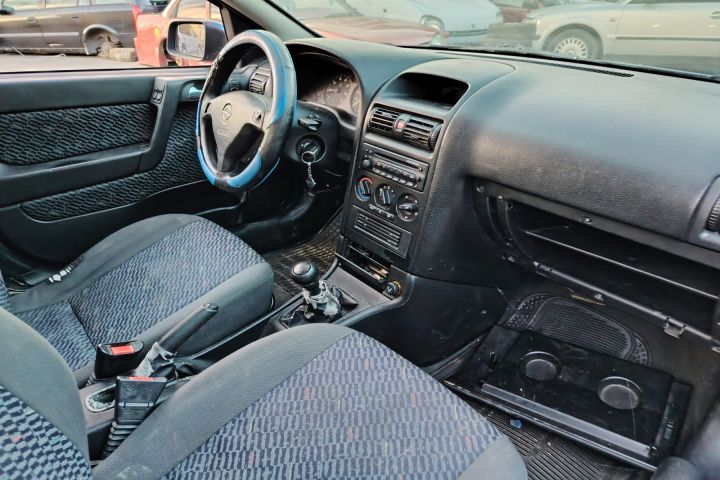 Far dreapta Opel Astra 2001 1.6 MT (101 hp)
