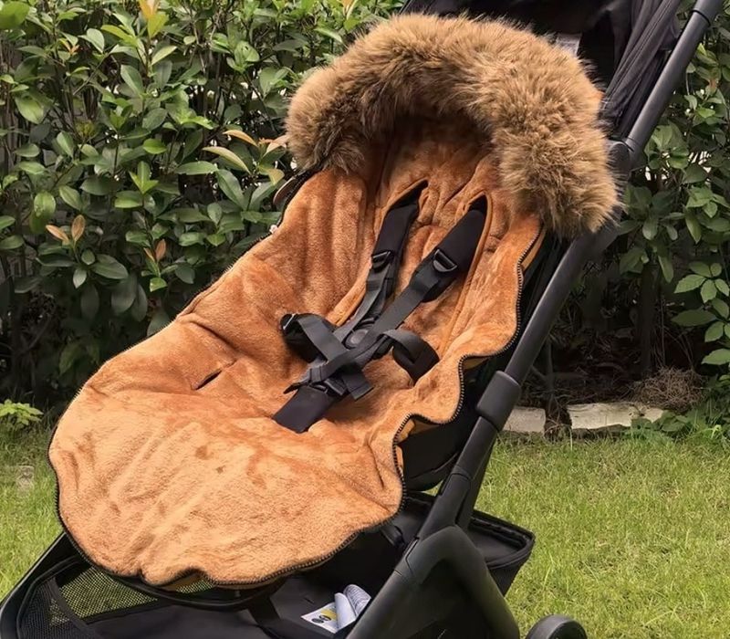 НОВО! Водоустойчив зимен чувал за количка с плътен пух