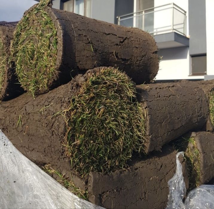 Gazon rulou gata de montare