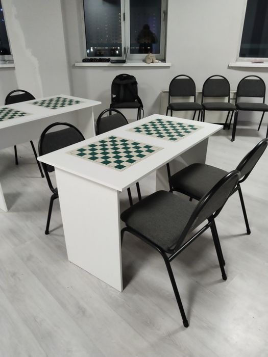 Шахматный стол продаётся