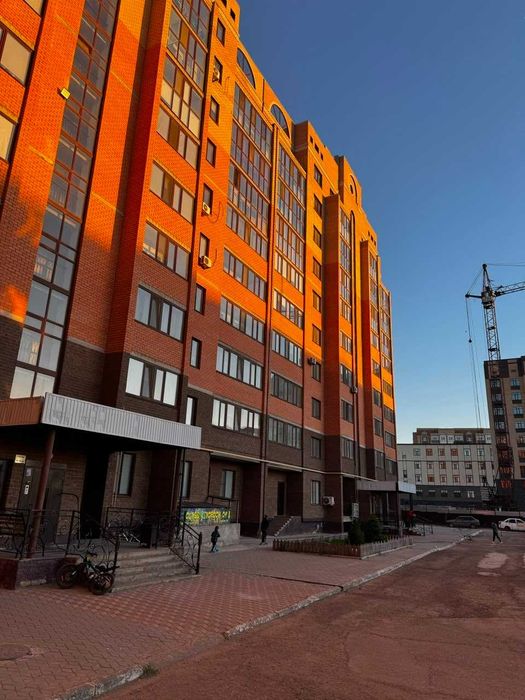 Продам 3х комн кв Батыс с ремонтом