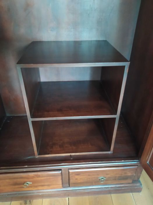 Гардероб масивно дърво