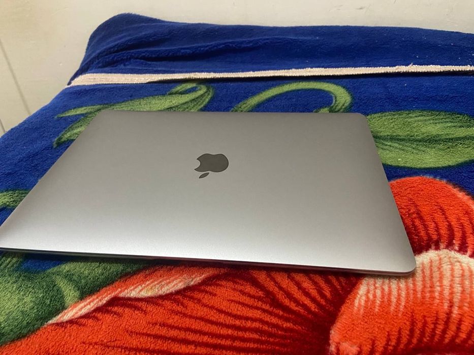 macbook air m1  8/256
