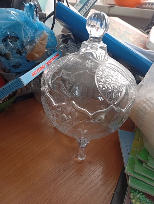 Продам вазу . Хрусталь Очень красивая