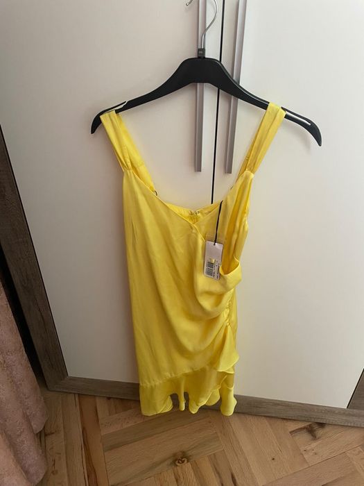 Нова жълта рокля Guess