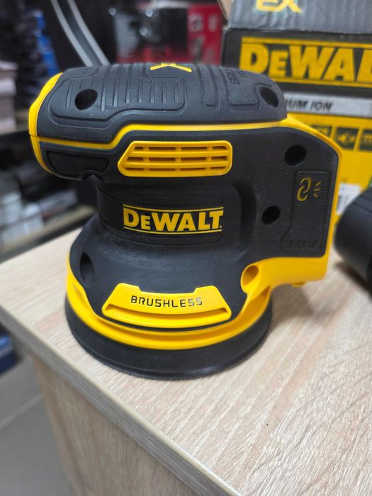 Slefuitor orbital pe acumulator DeWALT DCW210N, 18 V XR, motor fara perii