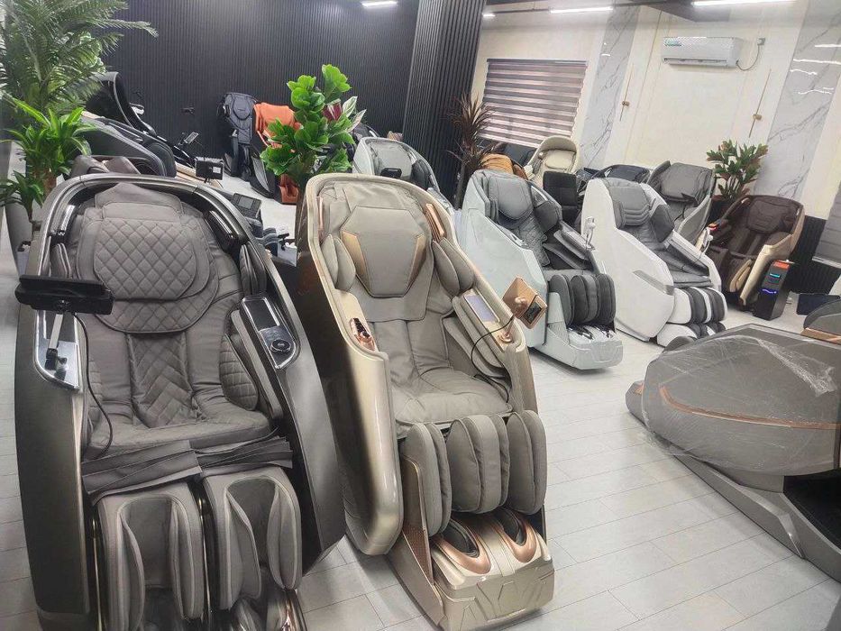 Массажное кресло с настройкой массажа для разных зон.