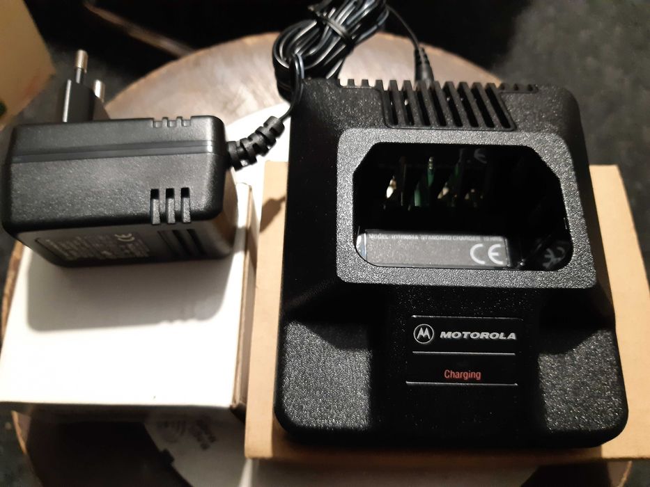Vănd / Incarcator Motorola Radio HTN9804A