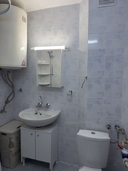 Дава се под наем Тристаен апартамент в Пловдив, Център - 80 кв.м за 650 € - Снимка #7