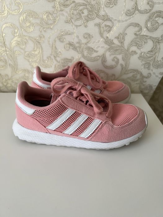 Кроссовки Адидас