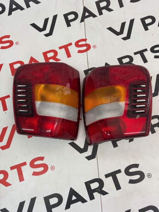 Фар фарове стоп стопове предна маска за Jeep grand Cherokee