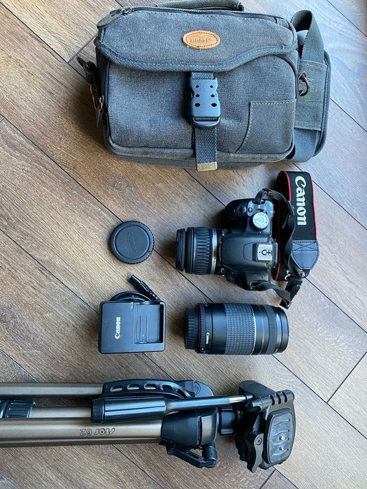 Фотоапарат Canon EOS 500D с два обектива, аксесоари, чанта и статив