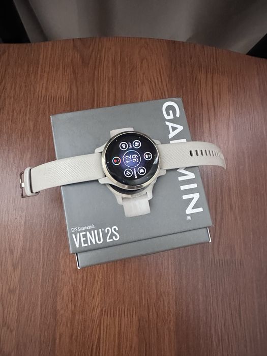 Часы спортивные Garmin Venu 2s