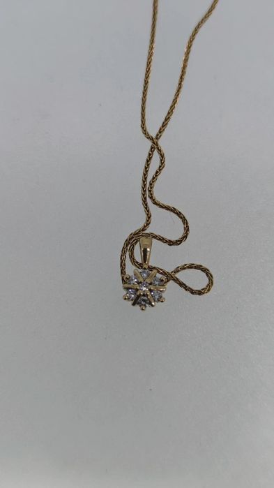 Lanț cu pandantiv aur 9k 1.88gr cu diamante naturale (r)