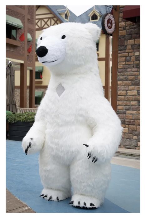 Поздравление от куклы-гиганта!