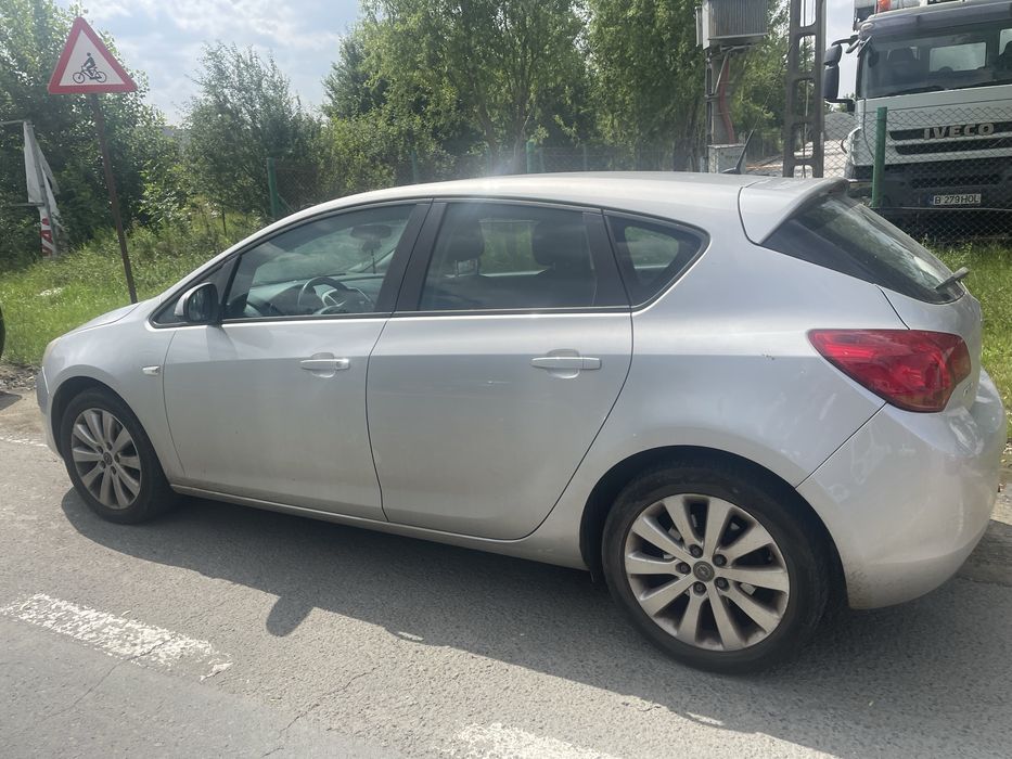 OPEL Astra 2011 — imagine 3
