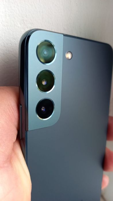 Samsung  S 22 green