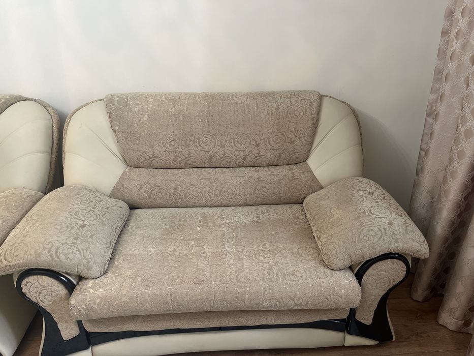 Софа и кресло в отличном состоянии.