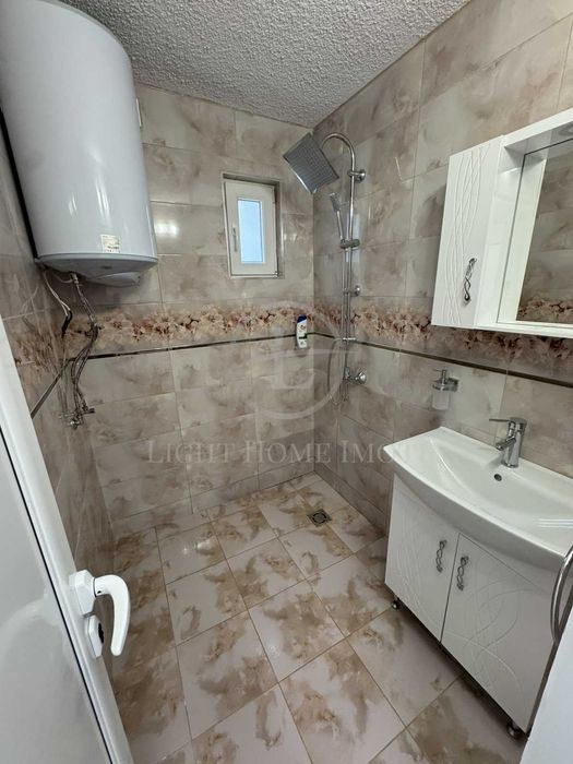 Реф. 2884 Отремонтирана Двуетажна къща с гараж и двор с. Павелско