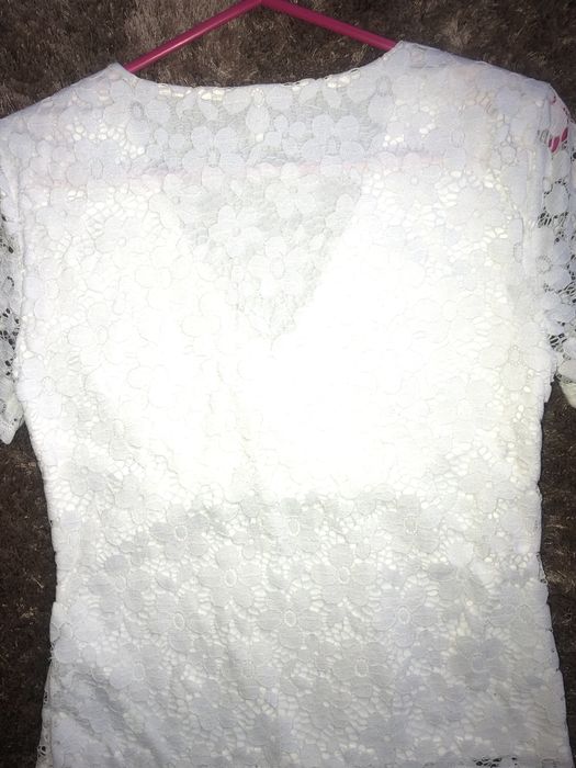 Дамска бяла тениска only