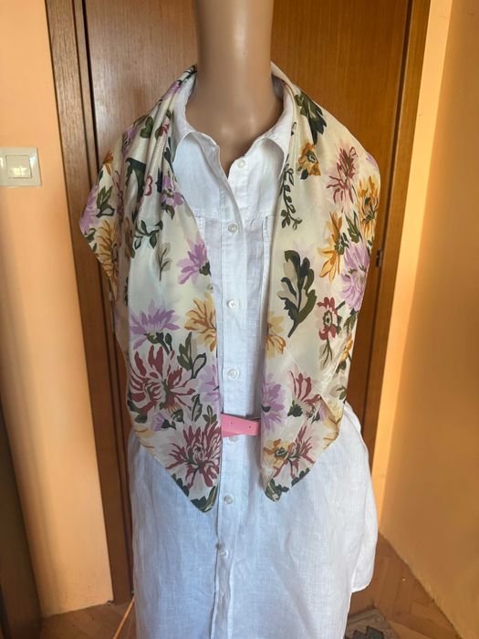 Копринен шал с флорален десен