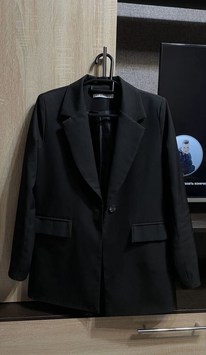 Чёрный базовый пиджак