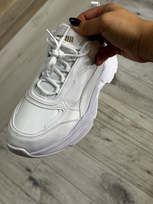 Бели маратонки Puma