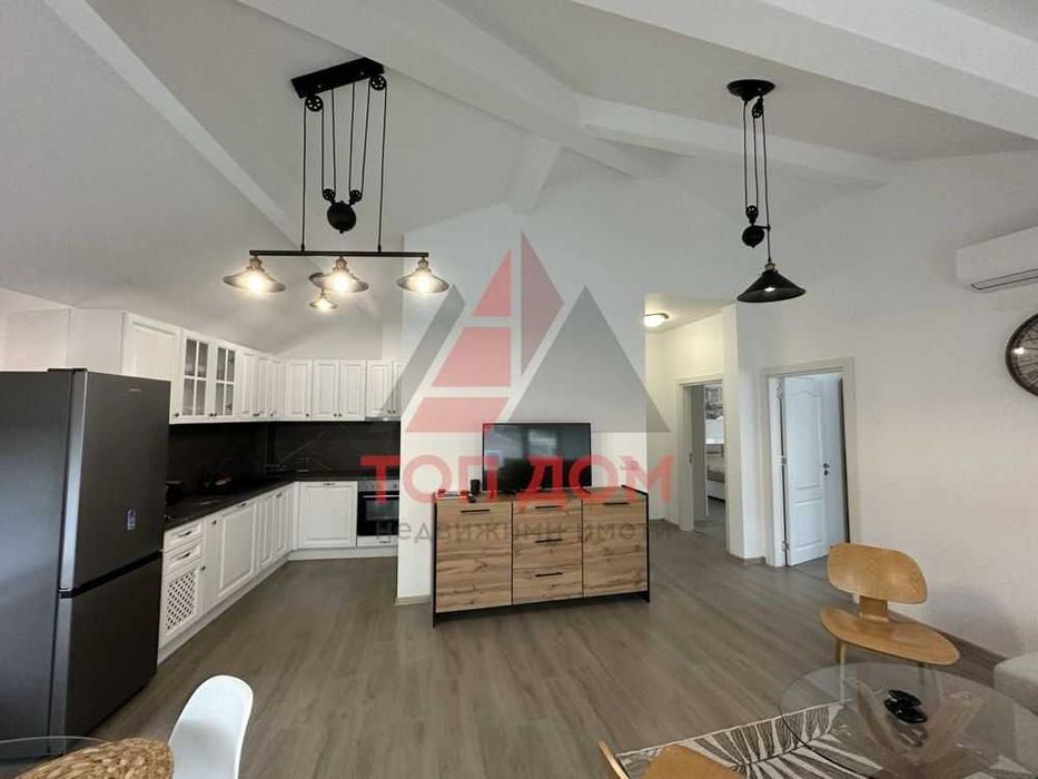 Дава се под наем Тристаен апартамент в Варна, Гръцка махала - 95 кв.м за 1000 € - Снимка #1